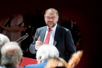 Martin Schulz (SPD) fordert, sich US-Präsident Donald Trump in den Weg zu stellen.