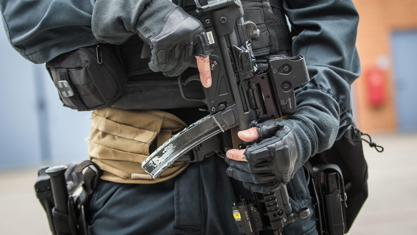 Spezialeinheiten der Polizei nahmen in Brandenburg einen Terrorverdächtigen fest (Symbilbild).