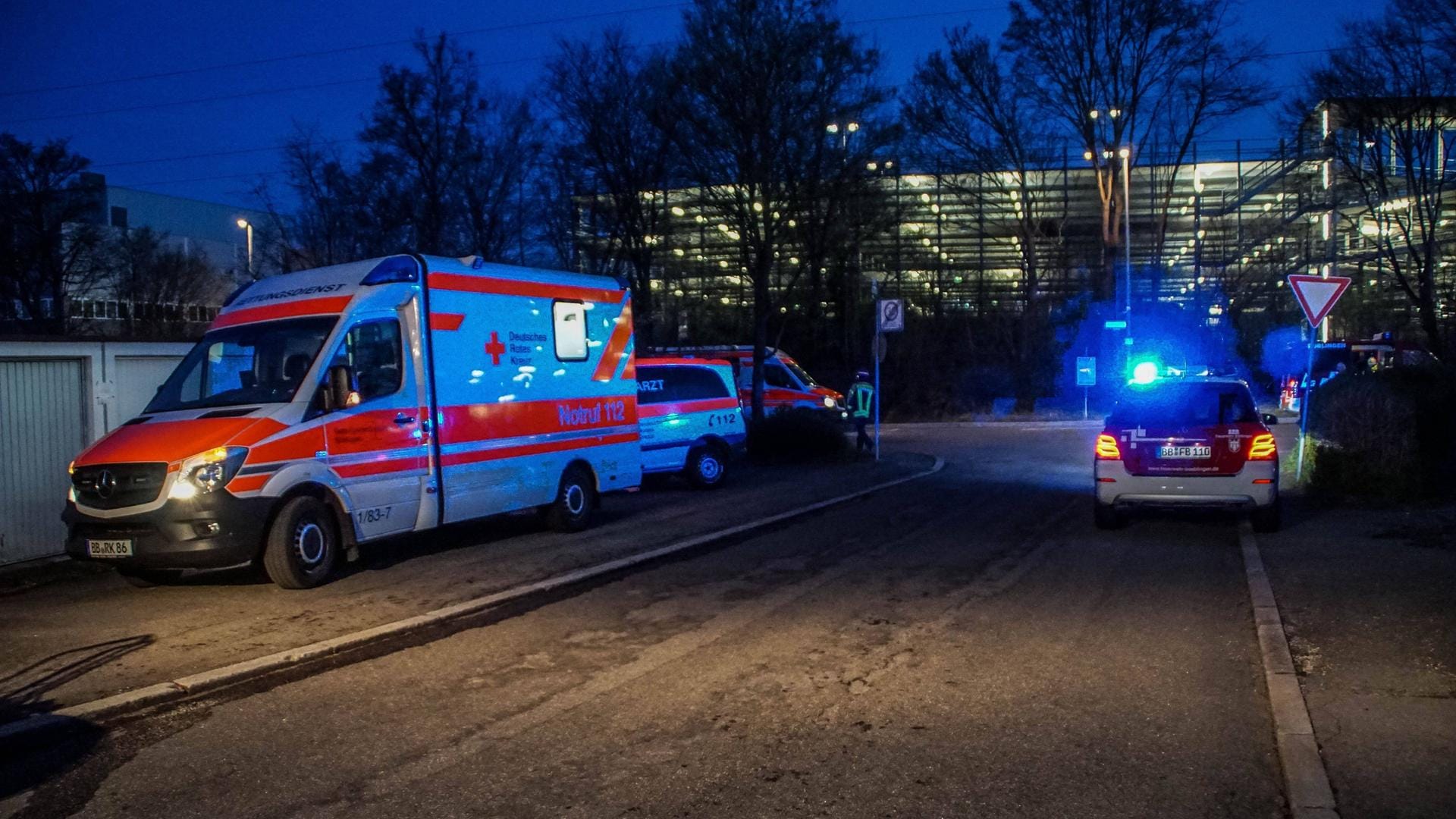 In Mühlheim an der Ruhr hat ein Mann zwei Anwohner offenbar mit Schwefelsäure attackiert (Symbolfoto) In Mühlheim an der Ruhr hat ein Mann zwei Anwohner offenbar mit Schwefelsäure attackiert (Symbolfoto)