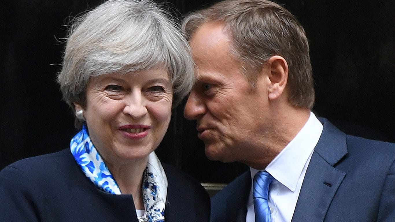 Die britische Premierministerin Theresa May trifft den EU-Ratspräsidenten Donald Tusk.