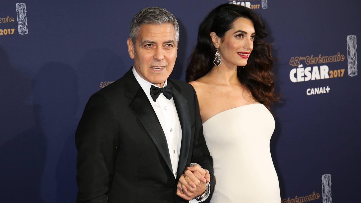 George und Amal Clooney gaben die Schwangerschaft Anfang des Jahres 2017 bekannt.