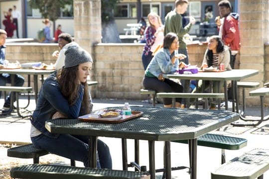 Schauspielerin Katherine Langford als Hannah Baker in einer Szene der Netflix-Serie "Tote Mädchen lügen nicht".
