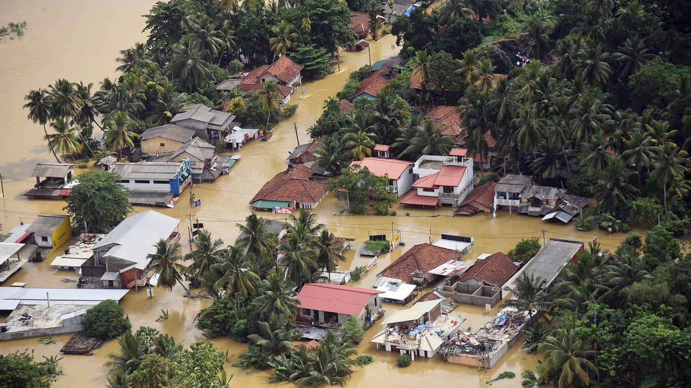 Einige der betroffenen Gebiete stehen immer noch unter Wasser.