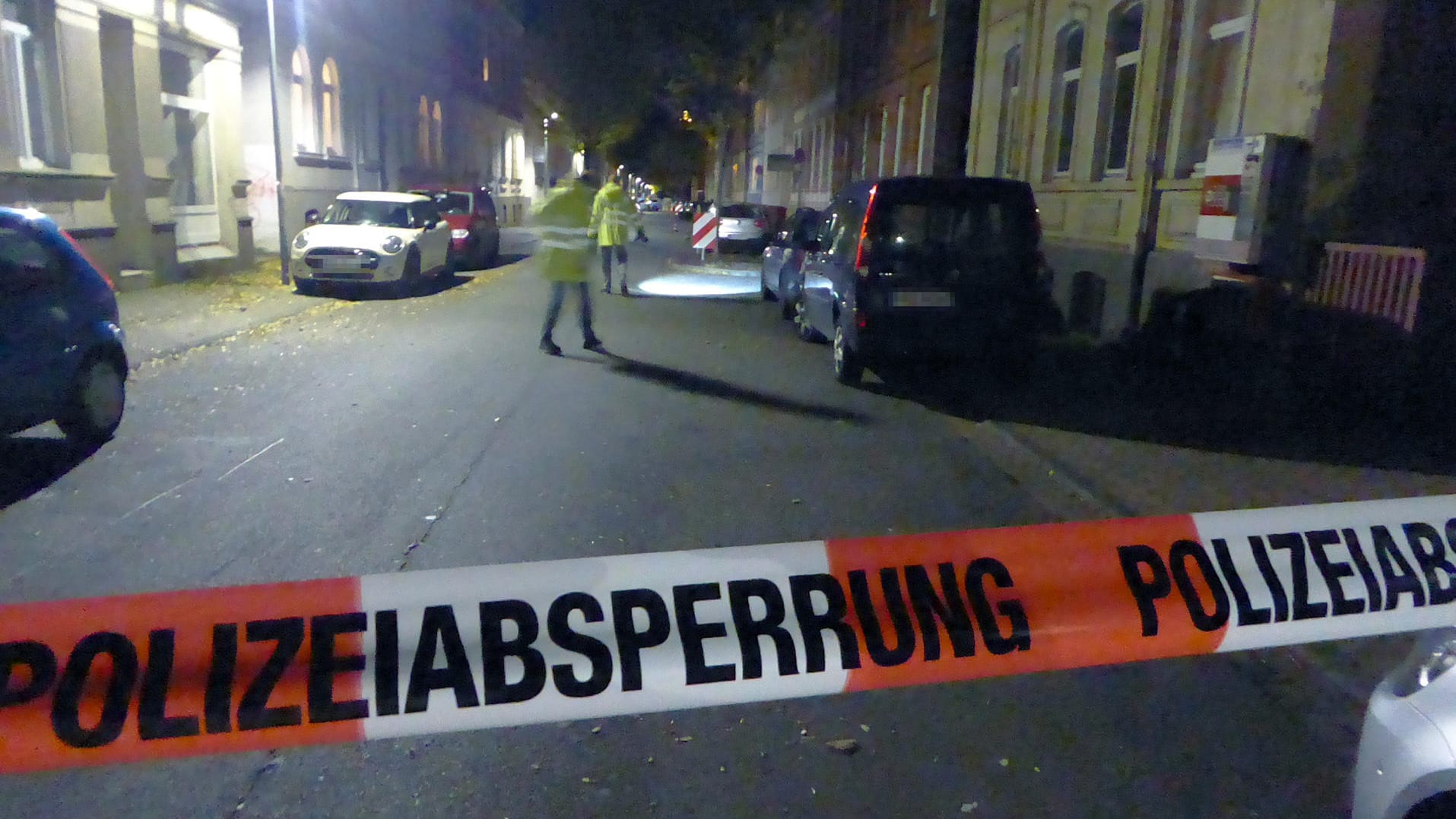 Eine Straße in Hameln. Hier hatte der Täter seine Ex-Frau rund 250 Meter weit geschleift. Eine Straße in Hameln. Hier hatte der Täter seine Ex-Frau rund 250 Meter weit geschleift.