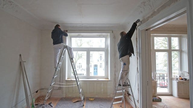 Ein Kostenvoranschlag eines Handwerkers kann von seiner Kalkulation differieren.