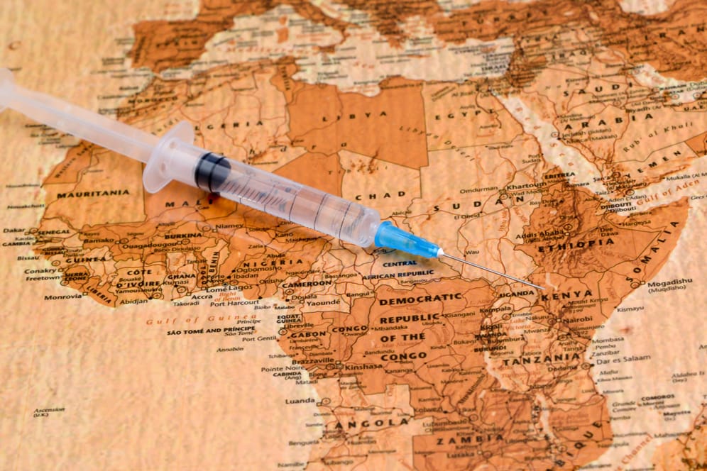 Reisende sollten sich immer informieren, welche Impfungen sie für welches Reiseziel benötigen.