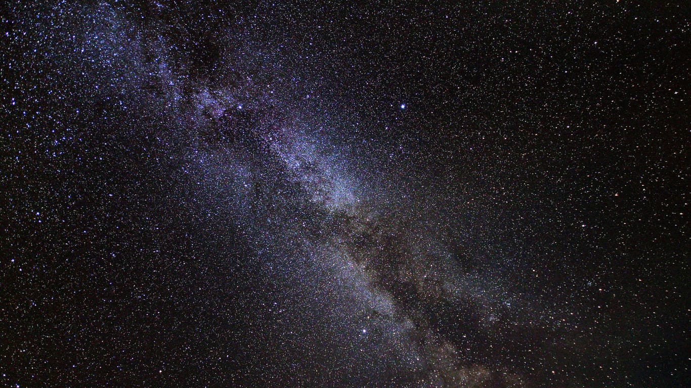 Die Sommermilchstraße lässt sich nur erkennen, wenn es besonders dunkel ist – wie hier im Sternenpark Westhavelland.