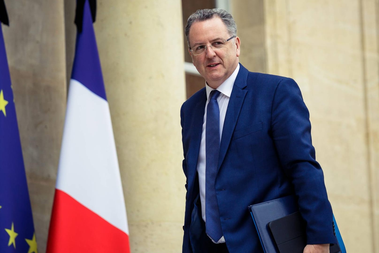 Wohnungs- und Städtebauminister Richard Ferrand soll seine Lebensgefährtin bei einer Immobilienvermietung bevorzugt haben.