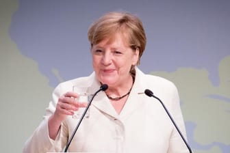 Bundeskanzlerin Angela Merkel (CDU) hängt in aktuellen Umfragen ihren Herausforderer Martin Schulz (SPD) immer weiter ab.