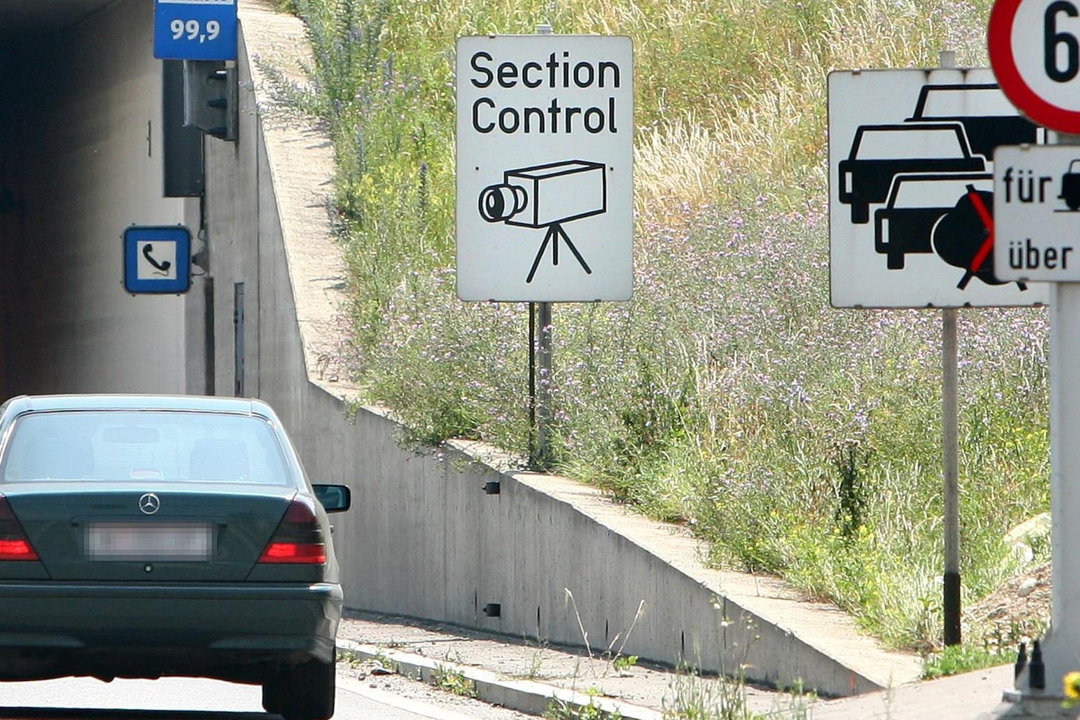 Gegen die Tempoüberwachung per "Section Control" gibt es Bedenken hinsichtlich des Datenschutzes.