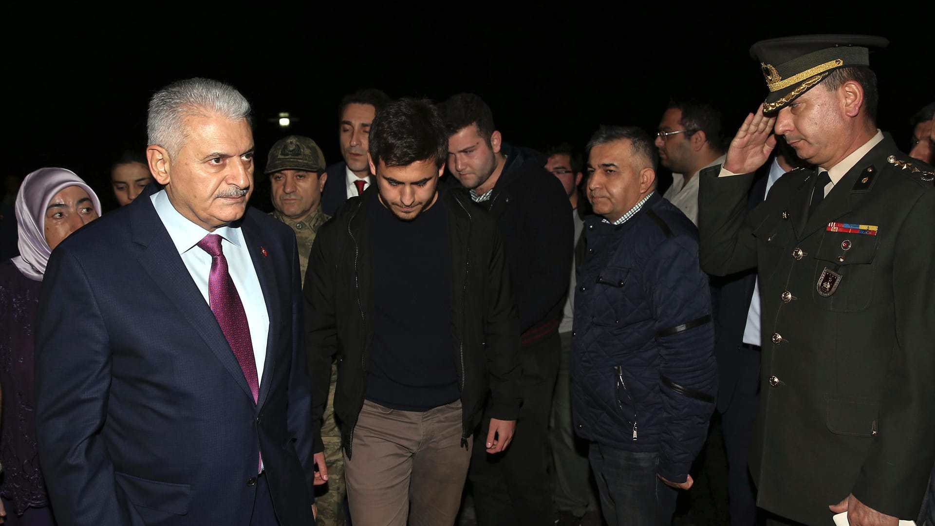 Türkische Premierminister Yildirim muss nun auf seinen Berater verzichten. Türkische Premierminister Yildirim muss nun auf seinen Berater verzichten.