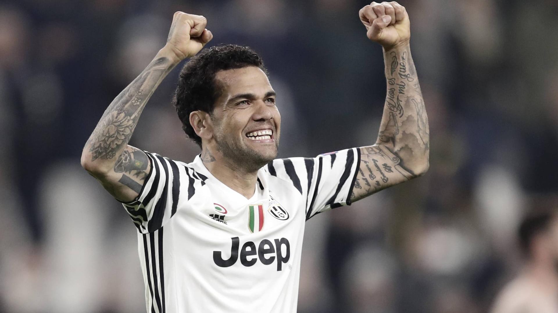 Mit Juve kann Dani Alves seinen vierten Henkelpott holen.