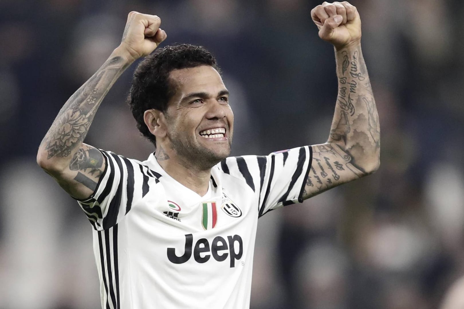 Mit Juve kann Dani Alves seinen vierten Henkelpott holen.