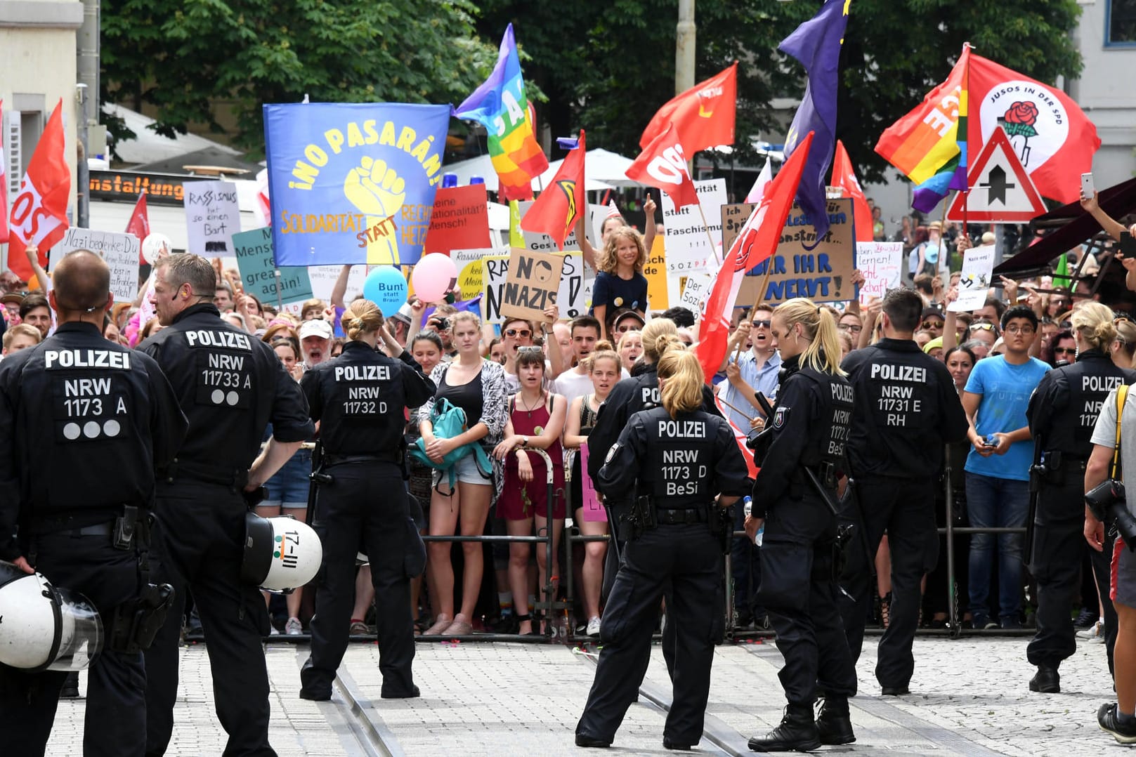 Protest gegen Demonstration von Rechtsextremisten in Karlsruhe-Durlach