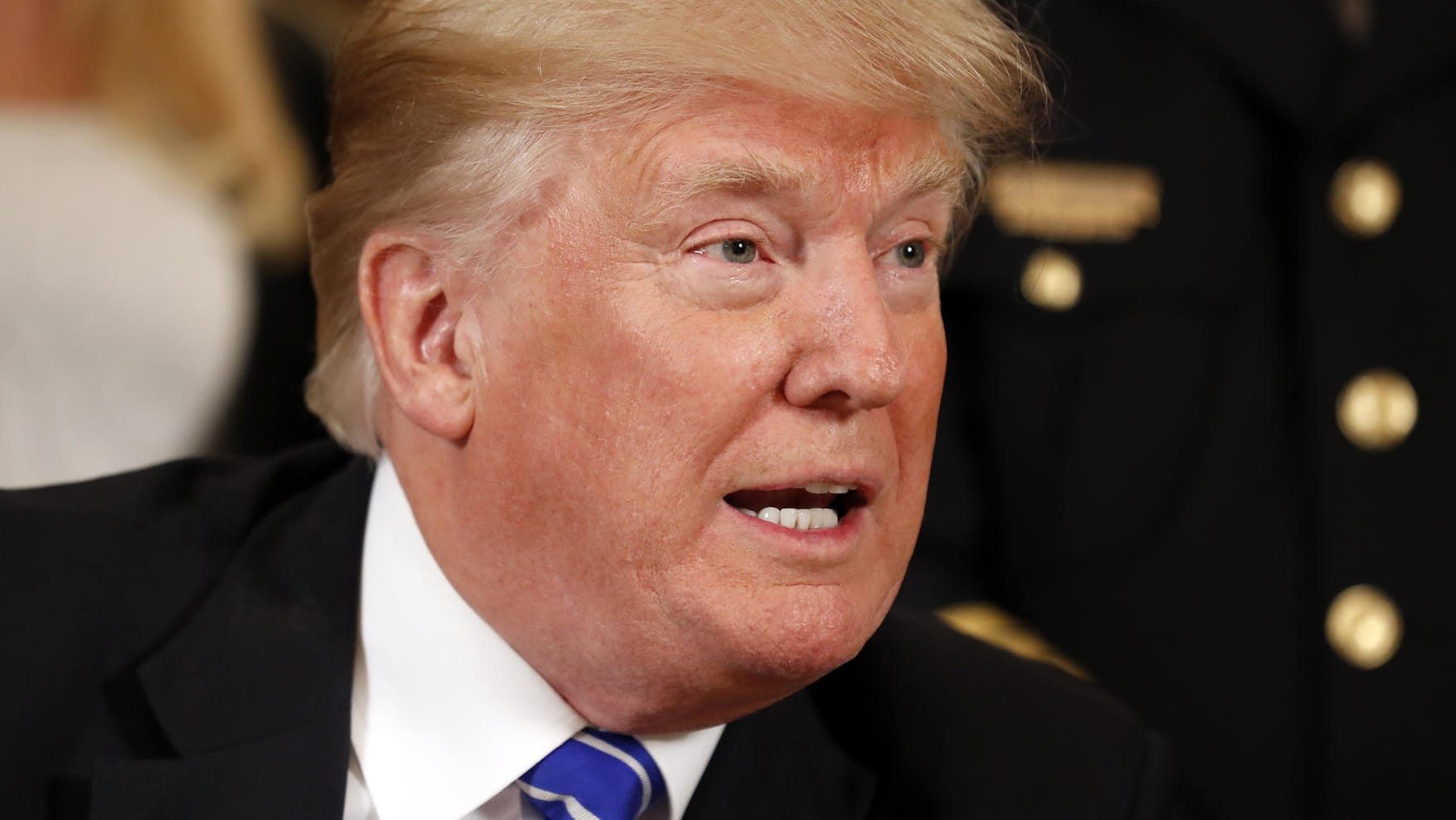 Donald Trump fordert nach dem Anschlag in London erneut ein Einreiseverbot für Menschen aus mehreren muslimischen Ländern. Donald Trump fordert nach dem Anschlag in London erneut ein Einreiseverbot für Menschen aus mehreren muslimischen Ländern.