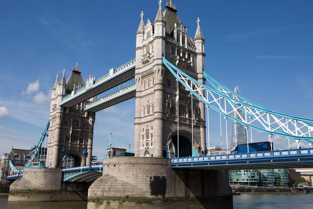 Das Auswärtige Amt mahnt insbesondere bei Touristenmagneten wie der Tower Bridge in London zu Vorsicht.