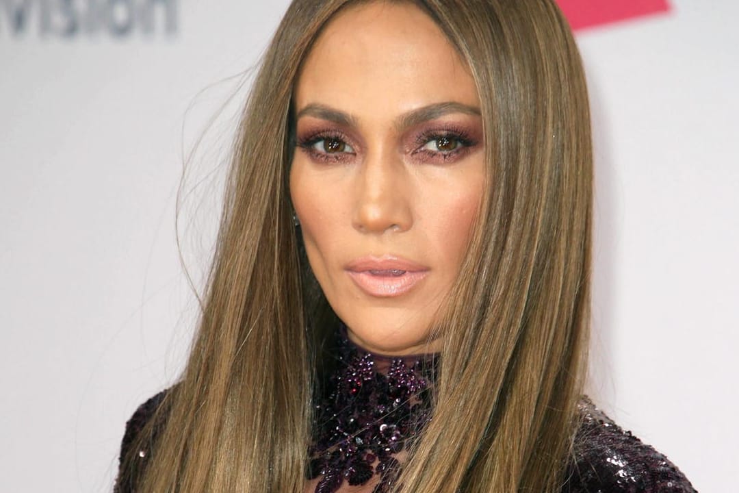 Jennifer Lopez sieht man ihre 47 Jahre nicht an.