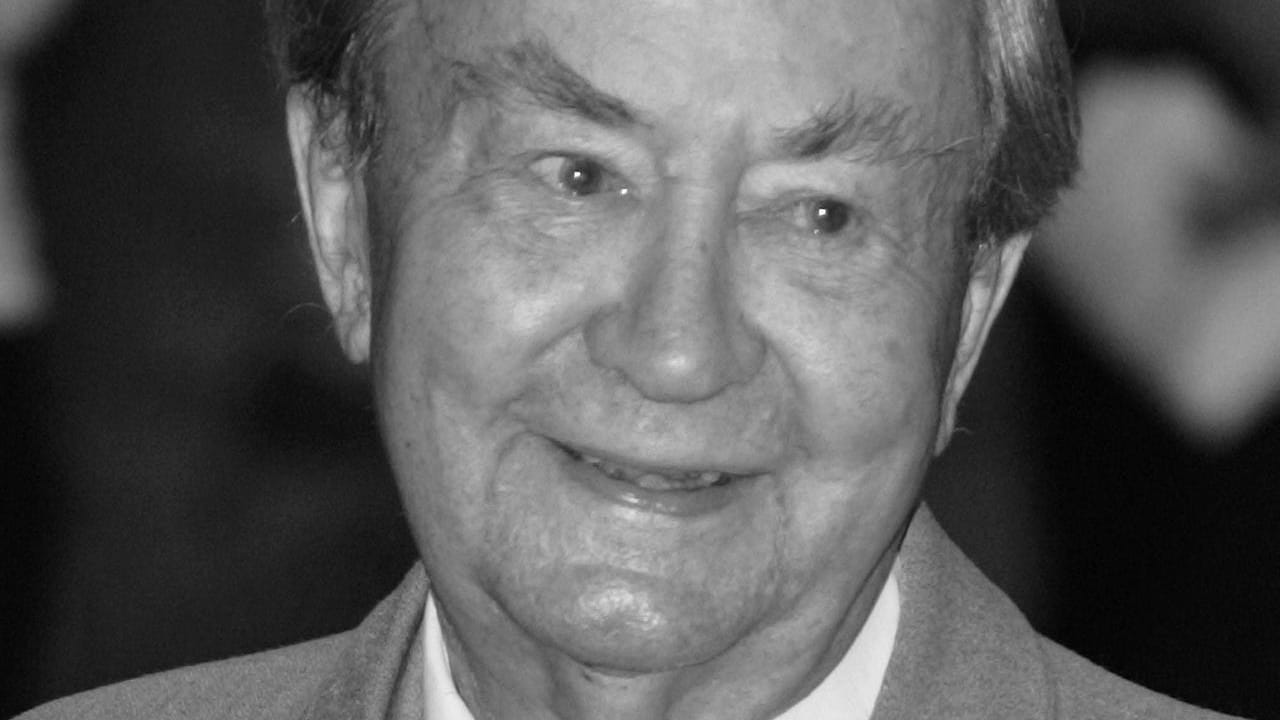 Peter Sallis lieh dem glatzköpfigen Erfinder Wallace zwischen 1989 und 2010 seine Stimme. Peter Sallis lieh dem glatzköpfigen Erfinder Wallace zwischen 1989 und 2010 seine Stimme.