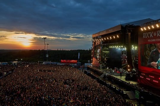 Das Festival wurde wegen Terrorgefahr unterbrochen, am Tag danach aber fortgesetzt.