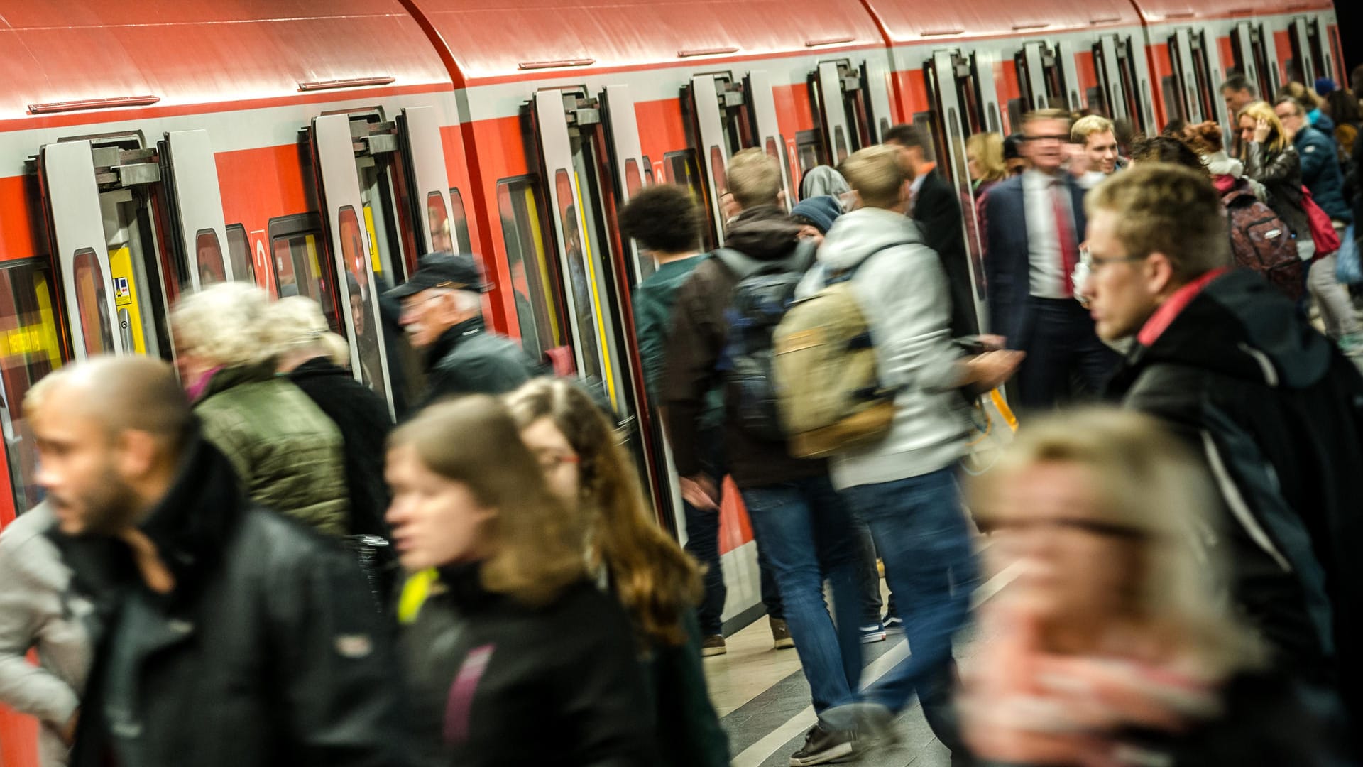 Die zufriedensten Bus- und Bahnfahrer gibt es in Hamburg.