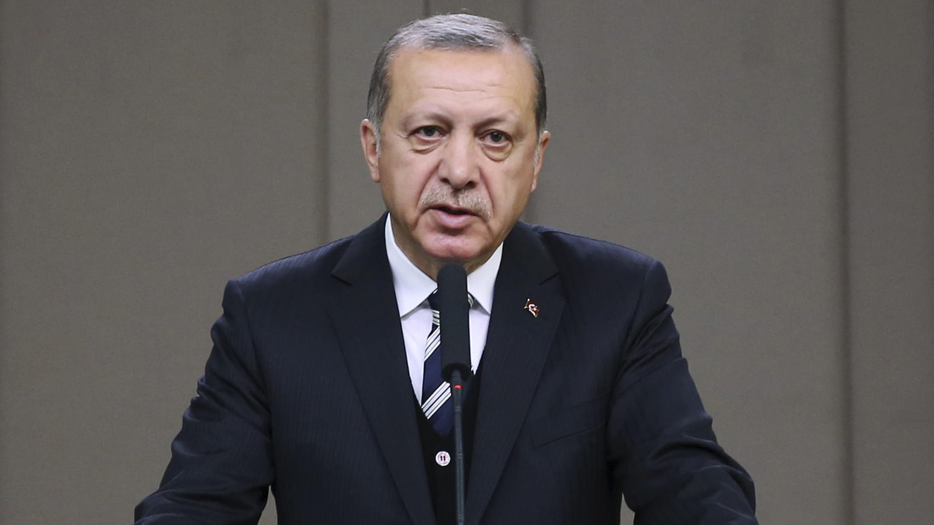 Katar führe einen effektiven Kampf gegen Terrorgruppen, so Erdogan. Katar führe einen effektiven Kampf gegen Terrorgruppen, so Erdogan.