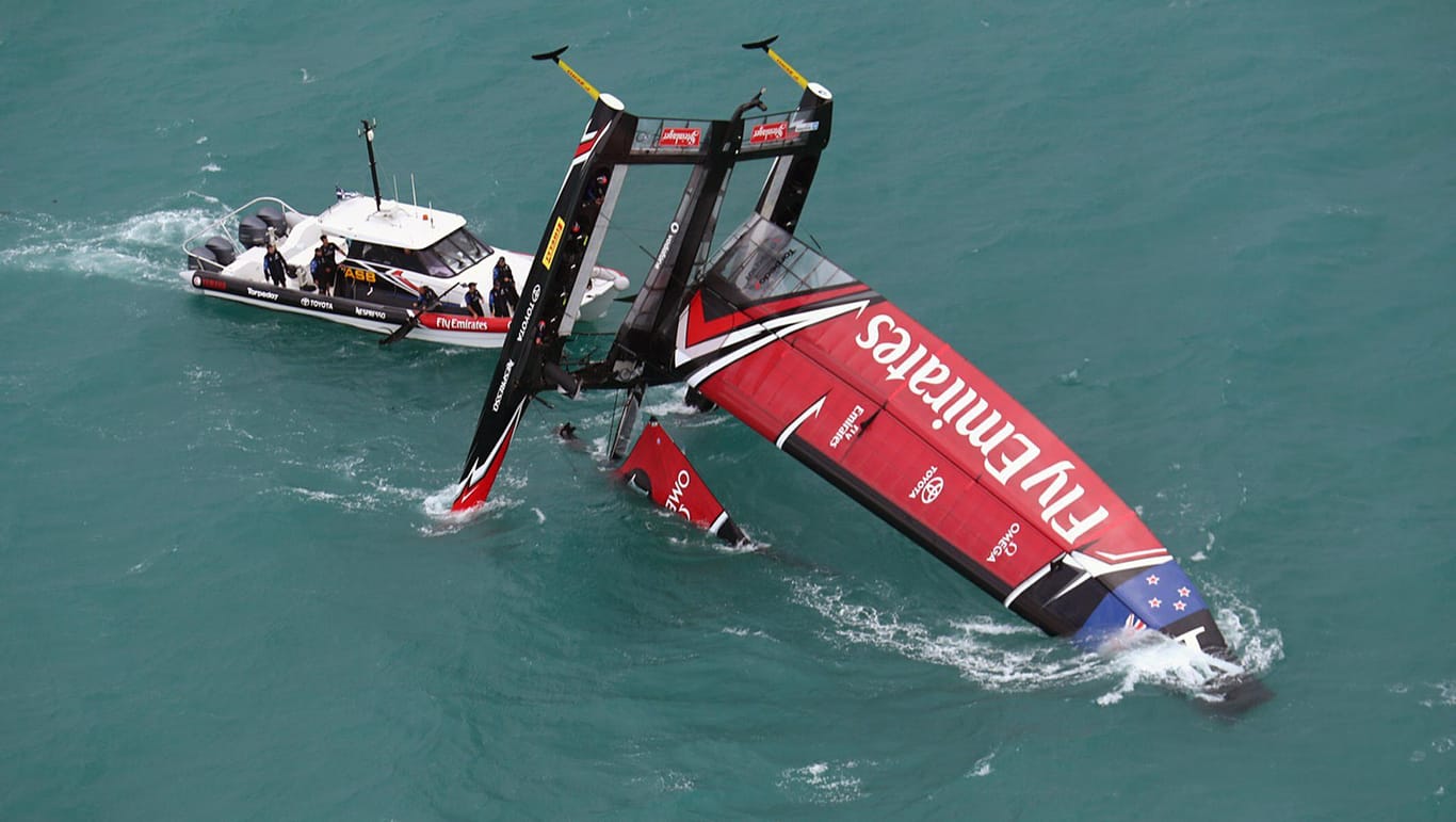 Die Crew-Mitglieder vom Team New Zealand blieben bei Unfall glücklicherweise unverletzt.