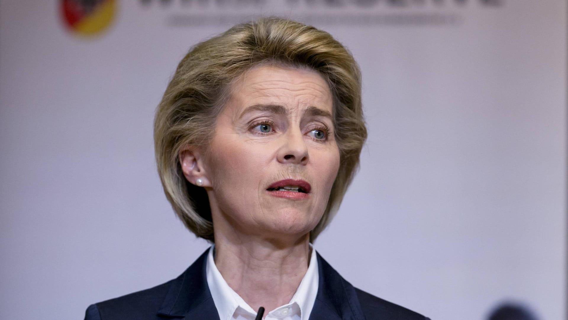 Die Kritik an Verteidigungsministerin Ursula von der Leyen wird immer lauter.