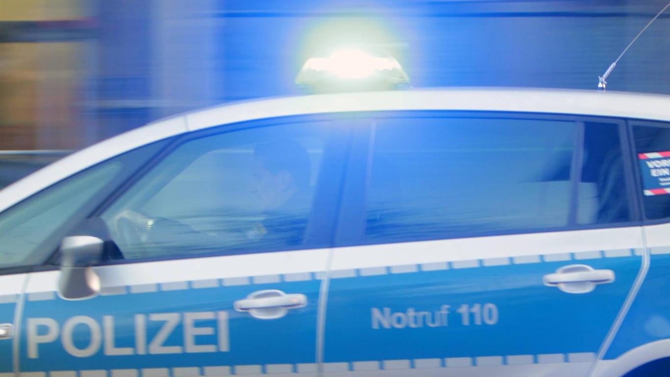 Die Polizei stoppte den Transporter des Entführers und nahm den Verdächtigen nahe Söhesten, einem Ortsteil von Lützen in Sachsen-Anhalt, fest.