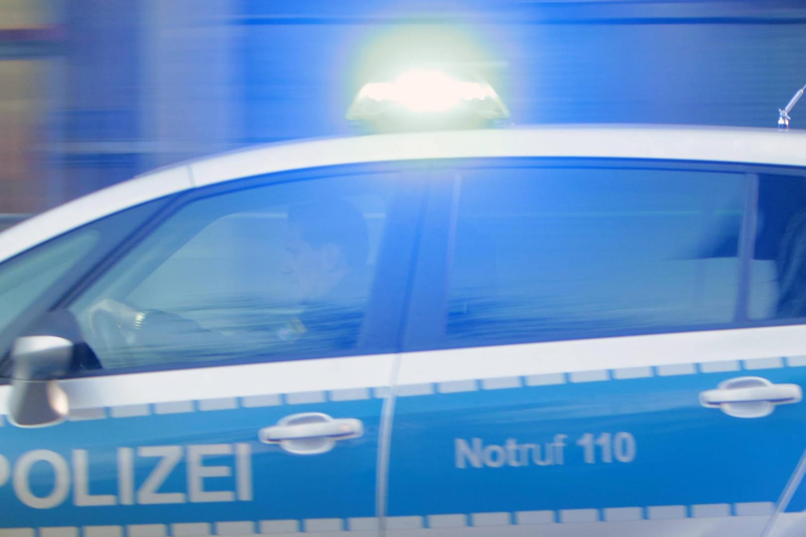 Die Polizei stoppte den Transporter des Entführers und nahm den Verdächtigen nahe Söhesten, einem Ortsteil von Lützen in Sachsen-Anhalt, fest.
