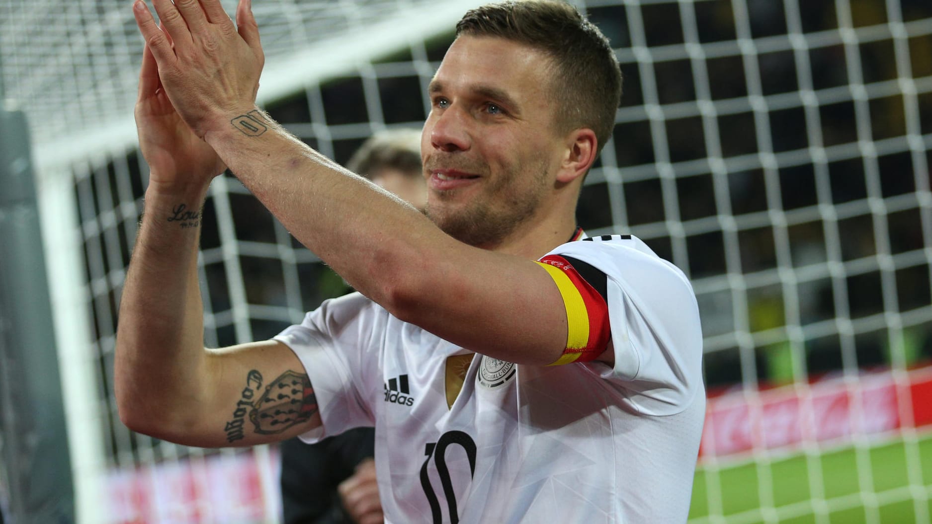 Lukas Podolski feiert den ersten Geburtstag seiner süßen Tochter.