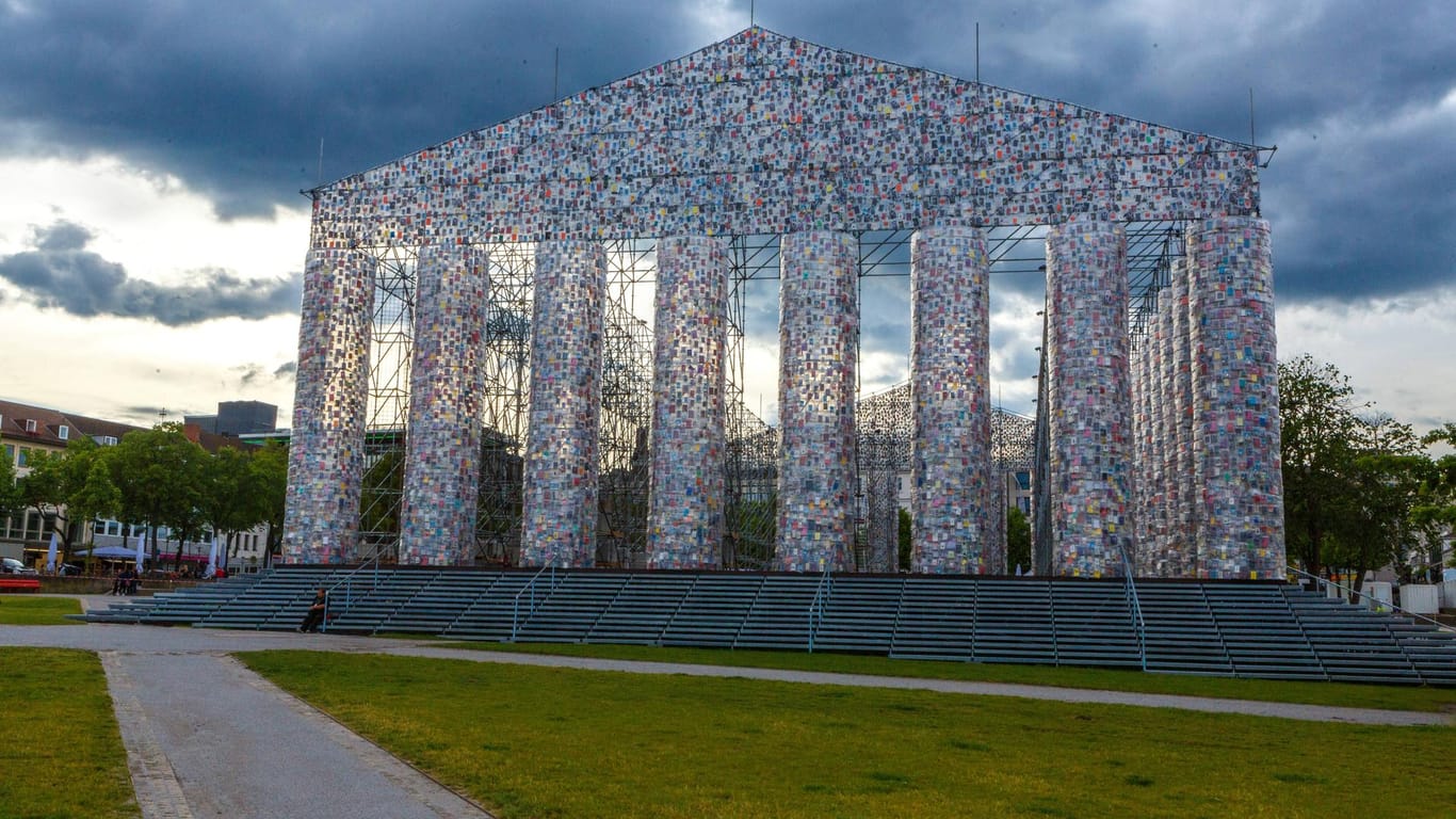 Der Nachbau des Parthenon-Tempels der argentinischen Künstlerin Marta Minujin gehört zu den größten Projekten der documenta 14.