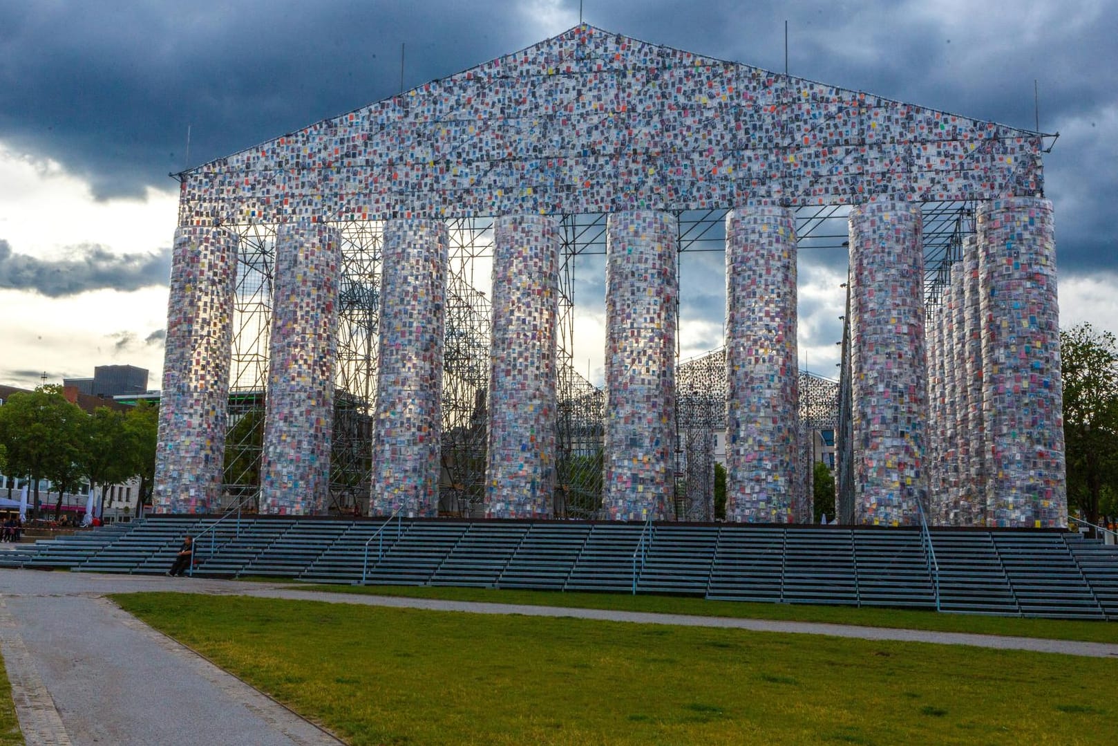 Der Nachbau des Parthenon-Tempels der argentinischen Künstlerin Marta Minujin gehört zu den größten Projekten der documenta 14.