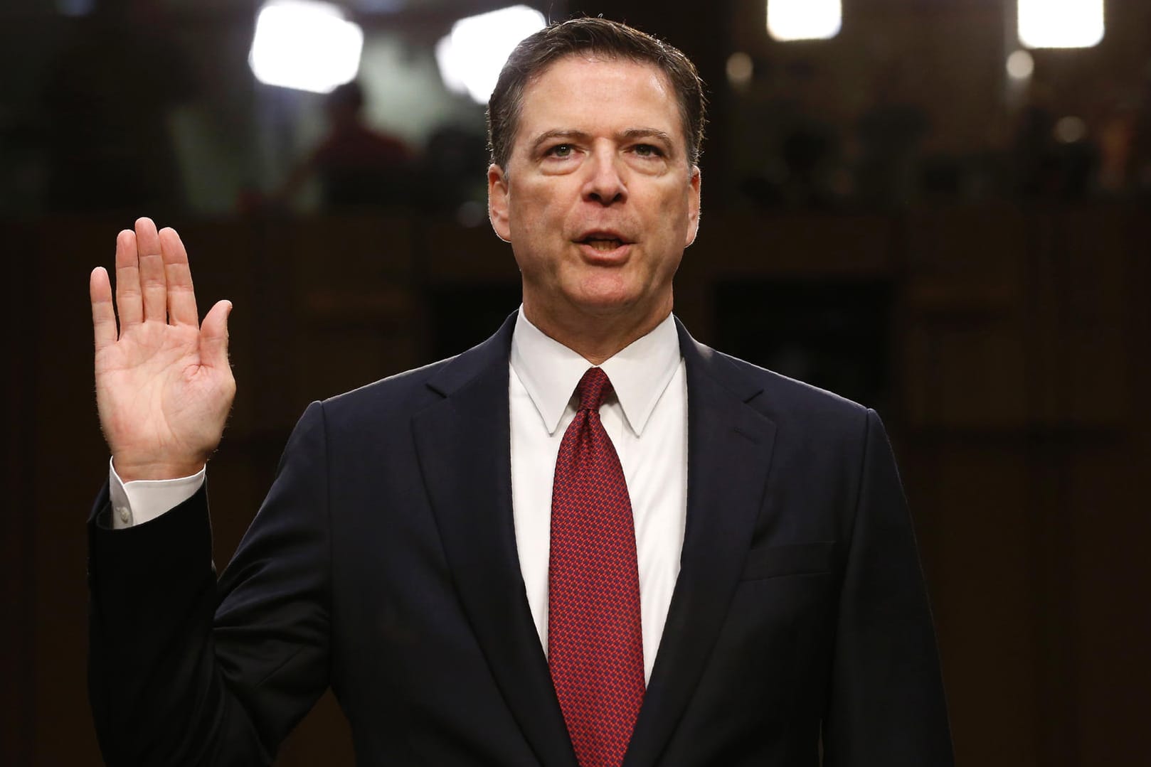 Der frühere FBI Direktor James Comey bezeichnete US-Präsident Trump während der Anhörung der Lüge und der Diffamierung.