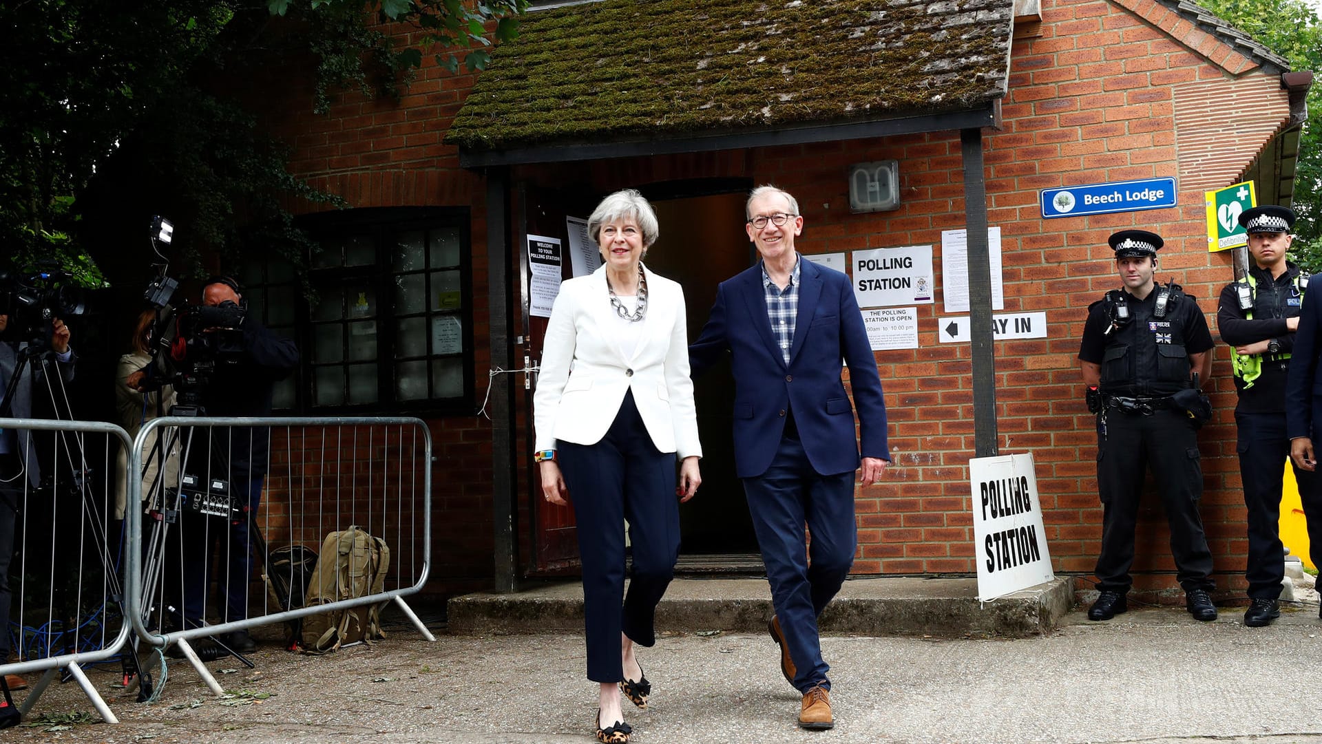 Wird die Strategie von Premierministerin Theresa May mit dem Vorziehen der Wahlen auf? Die Umfragen waren sich vor der Wahl oft uneins.