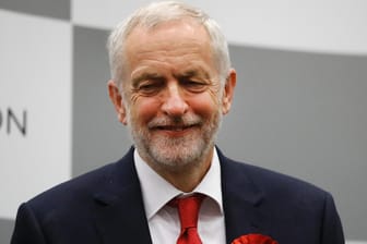 Labour-Chef Jeremy Corbyn hat die britische Premierministerin Theresa May aufgefordert, aufzugeben.