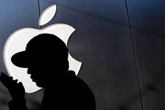 Apple-Mitarbeiter sollen vertrauliche Kundendaten verkauft haben.