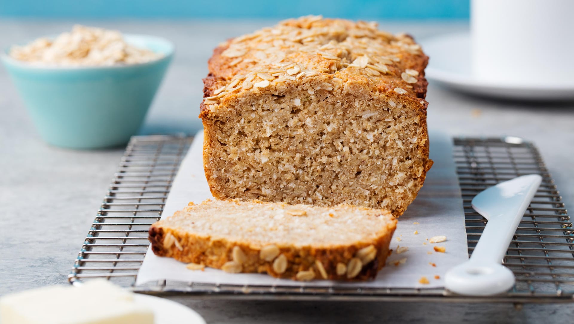 Brot mit Kokusnuss und Hafer