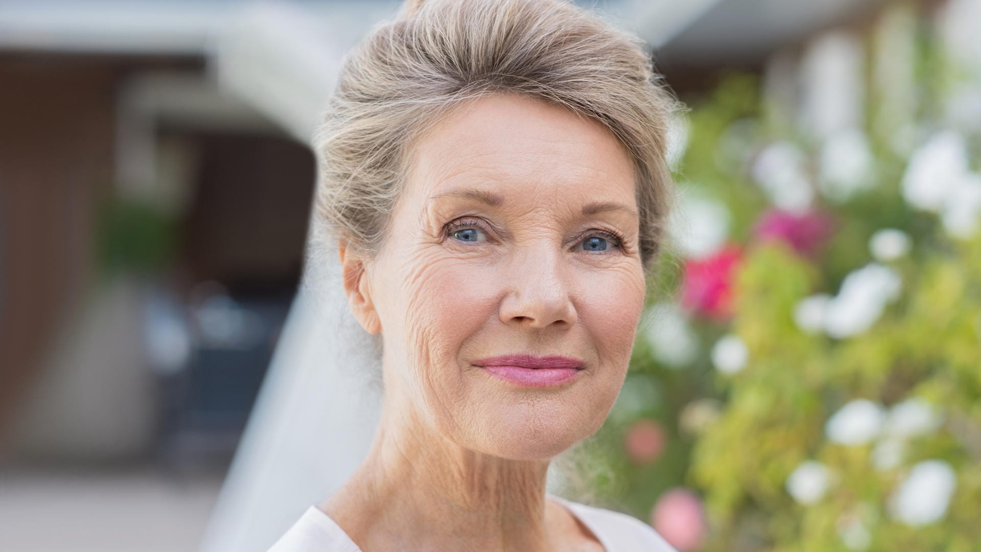 Die Einnahme von Hormonen in den Wechseljahren kann helfen, Symptome wie Hitzewallungen zu lindern. Zu lange sollten sie jedoch nicht eingenommen werden. Die Einnahme von Hormonen in den Wechseljahren kann helfen, Symptome wie Hitzewallungen zu lindern. Zu lange sollten sie jedoch nicht eingenommen werden.