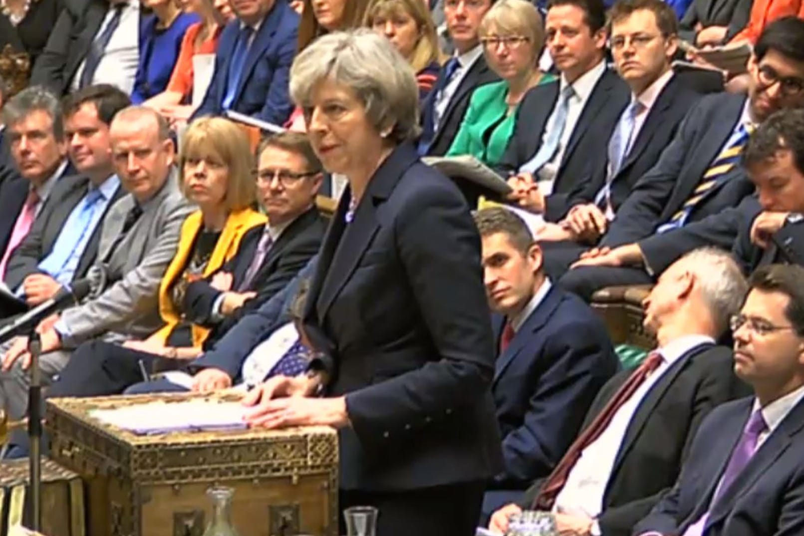 Theresa May und die Tories können nicht mehr alleine regieren.