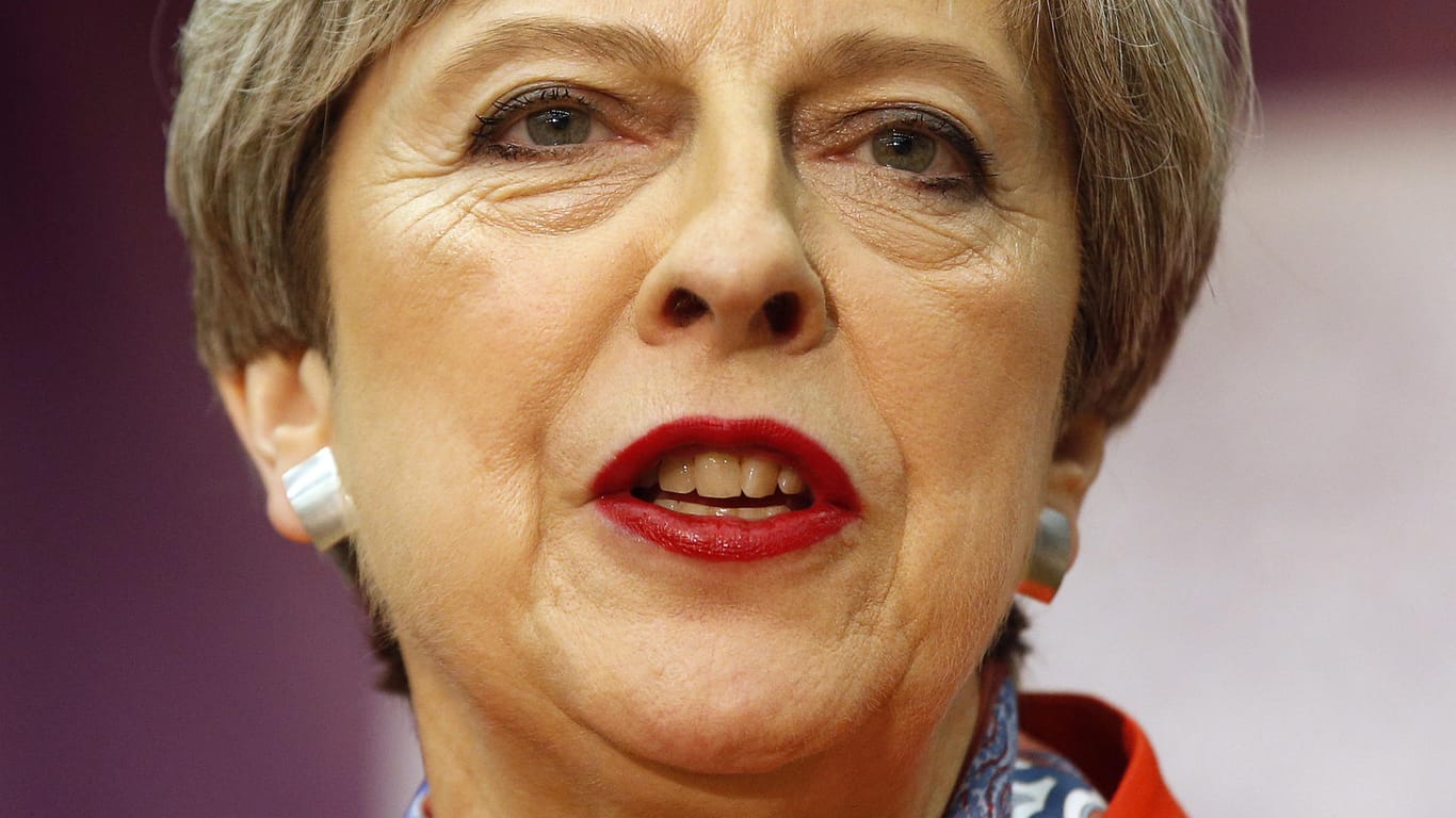 Die britische Premierministerin Theresa May will im Amt bleiben.