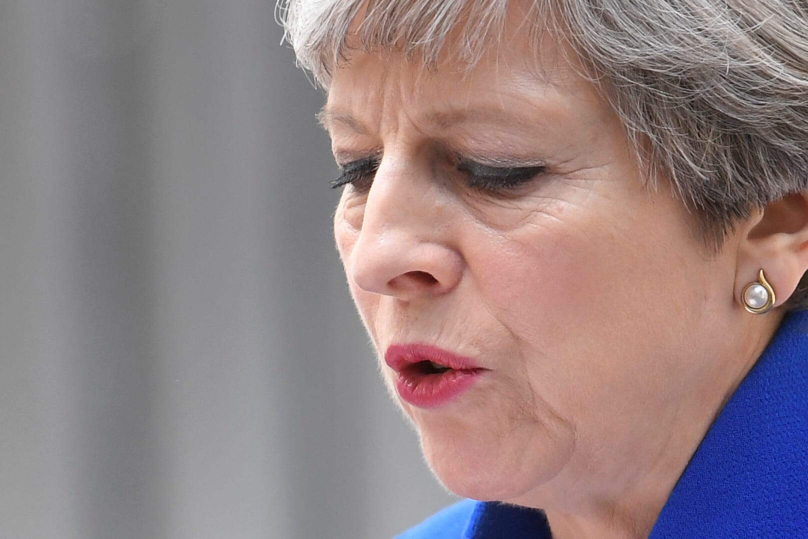 Die Presse ist sich einig - Die vorgezogenen Wahlen von Theresa May haben sich zu einem großen Debakel für sie und ihre Partei entpuppt.
