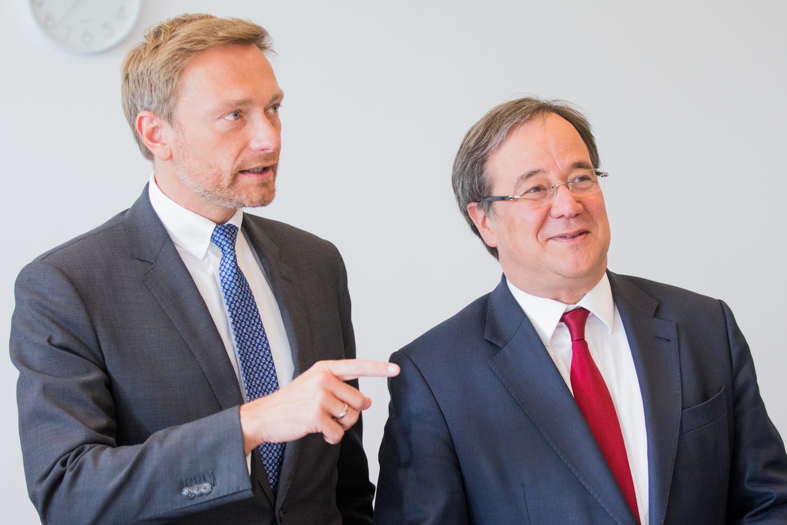 Die schwarz-gelbe Koalition in Nordrhein-Westfalen hat sich auf neue Studiengebühren für Nicht-EU-Studenten geeinigt.