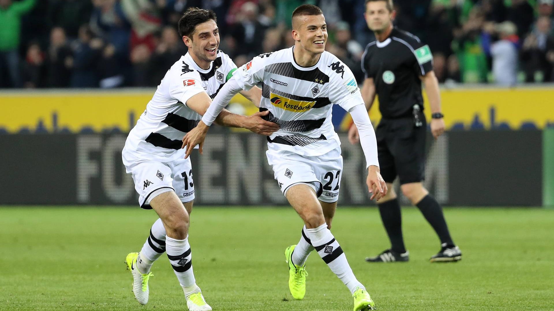 László Bénes (r.) bejubelt seinen Siegtreffer gegen Hertha BSC.