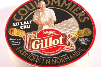 Der Rohmilchkäse "Coulommiers au lait cru" des Herstellers "Fromagerie Gillot SAS"