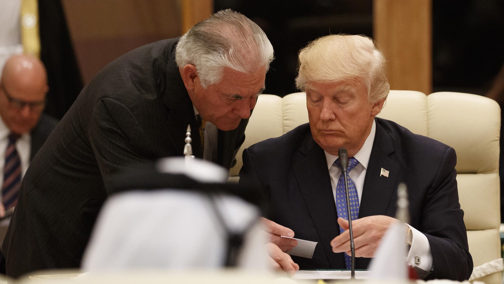 Trumps Regierung versinkt im Katar-Chaos Trumps Regierung versinkt im Katar-Chaos