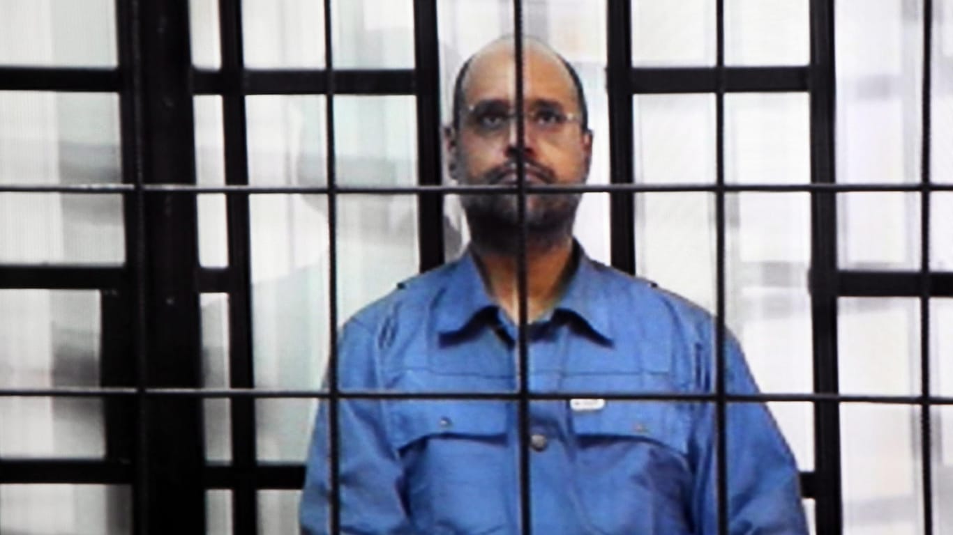 Saif al-Islam, der Sohn des früheren libyschen Machthabers Muammar Gaddafi, bei seiner Gerichtsverhandlung 2011. (Archiv)