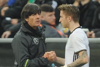 Bundestrainer Joachim Löw und Marco Reus beim 4:1-Sieg im Freundschaftsspiel gegen Italien im März 2016.