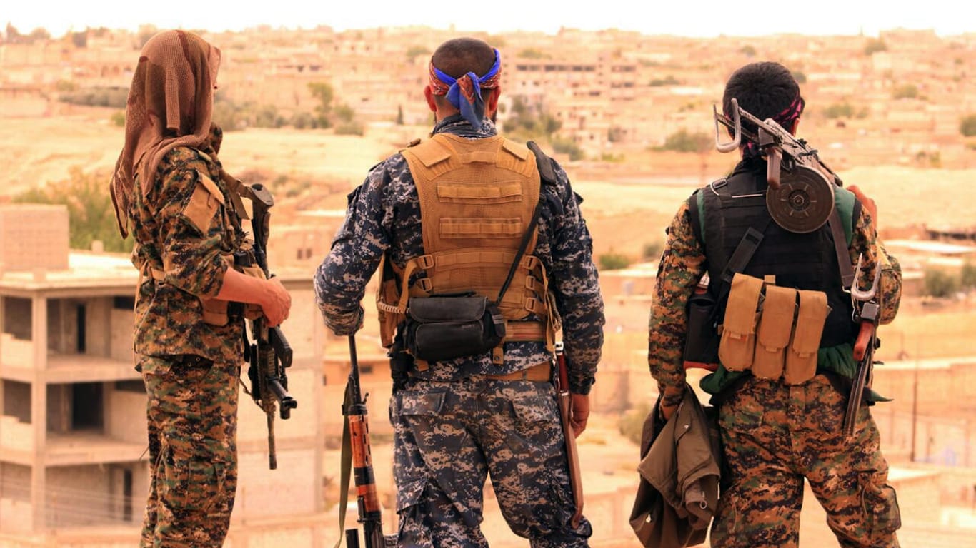 SDF-Kämpfer haben mit dem lang erwarteten Sturm auf die wichtigste verbliebene IS-Hochburg Rakka in Nordsyrien begonnen, mit Erfolg.