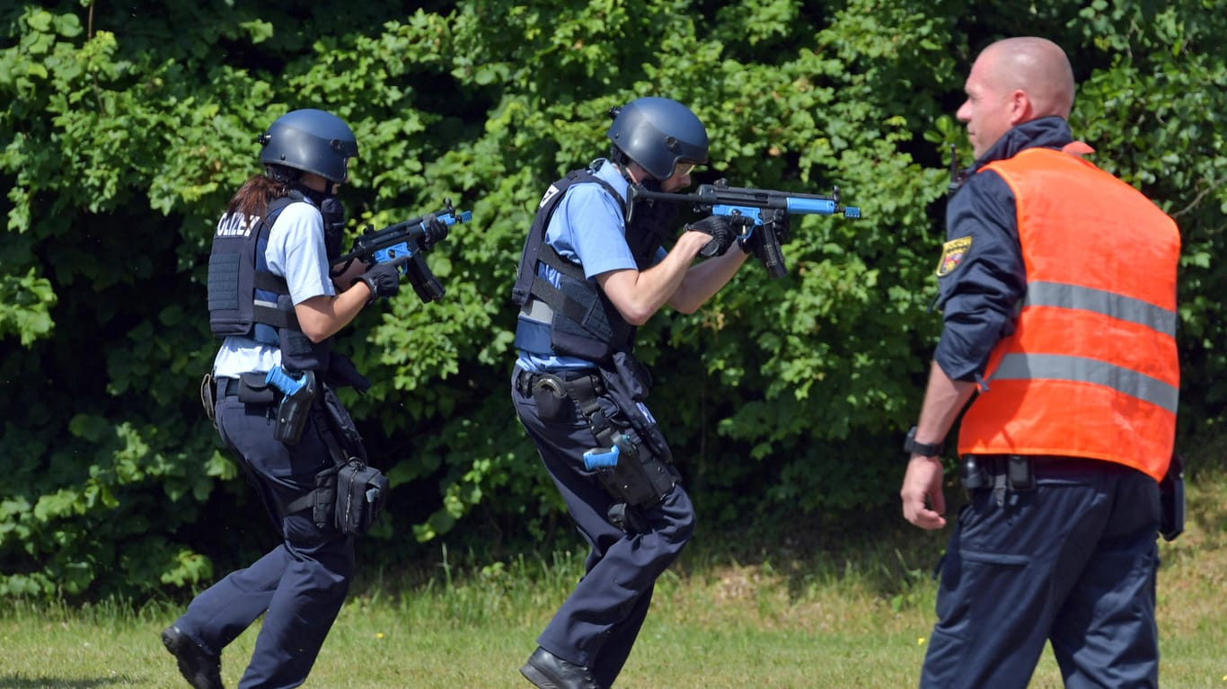 Anti-Terror-Übung in Koblenz: Polizei soll bessere Ausstattung zur Verfügung gestellt bekommen.