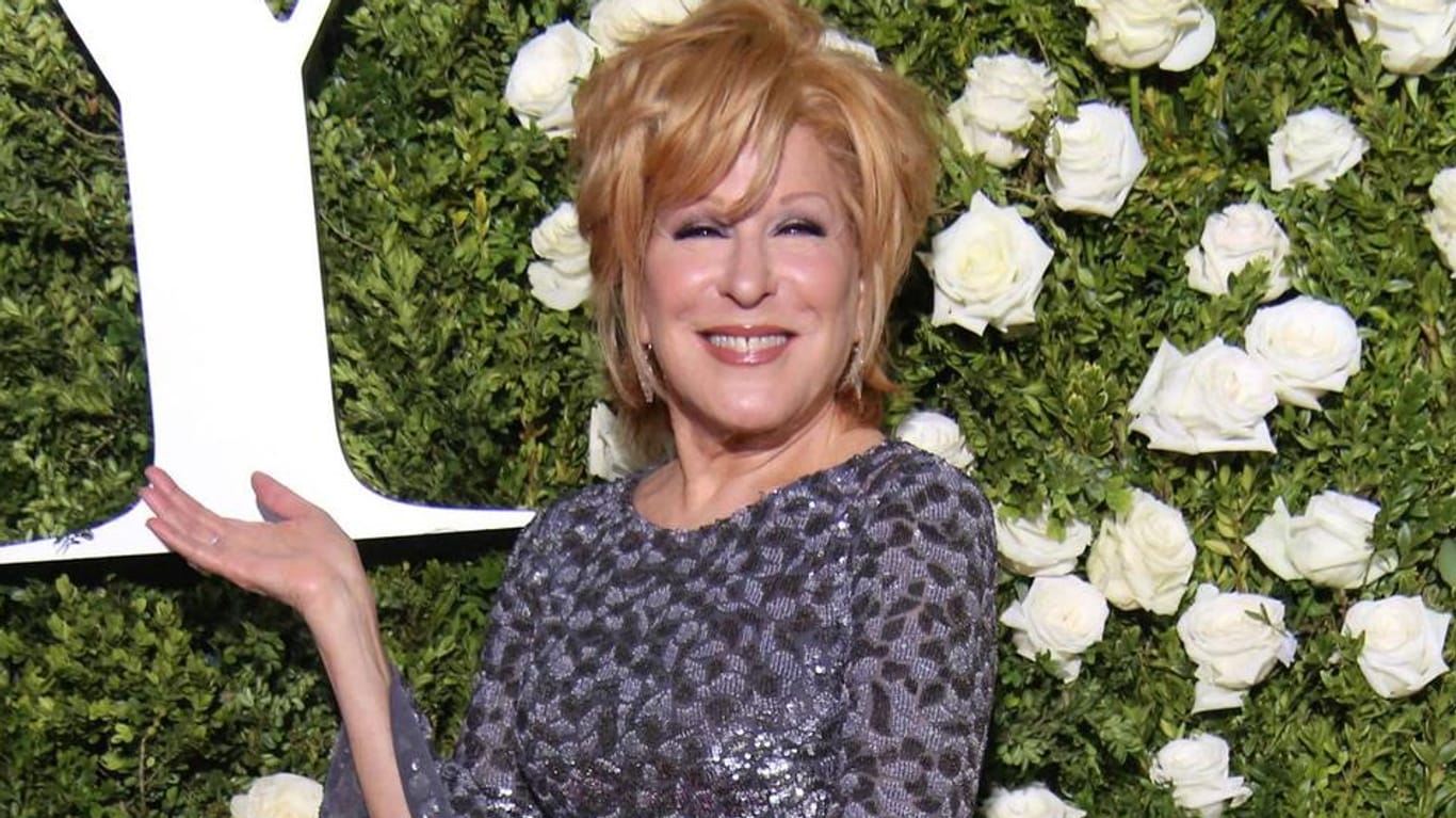 Bette Midler stahl allen mit ihrem Aussehen die Show bei den Tony Awards.